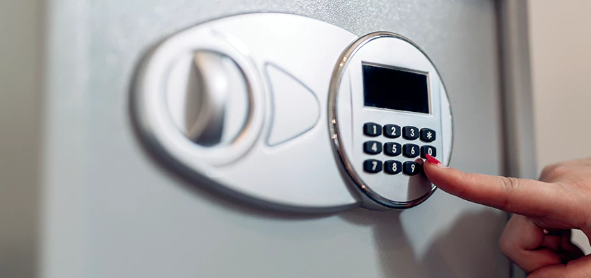 Jewelry Safe Cracking in Willowbrook, California