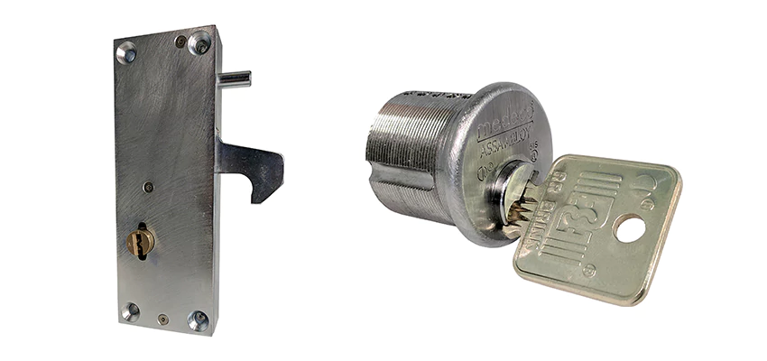 RR Fence Gates Brink Locks Repair in Willowbrook, California