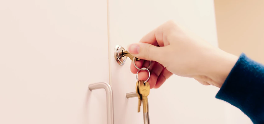 Cabinet Electronic Locks Repair in Willowbrook, California